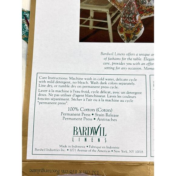 Bardwil Linens Christmas Tablecloth “Dickens Christmas” Design 52”x70” NOS 1990s - Picture 8 of 9